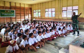 Danramil Berikan Penyuluhan Wasbang dan Bela Negara kepada Siswa di Tewang Sanggalang Garing