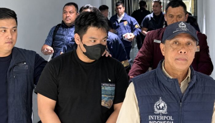 Buronan Kasus PT ASLI RI Ditangkap Usai Tiba dari Singapura