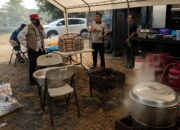 Dapur Umum Jadi Penopang Relawan Karhutla Kobar