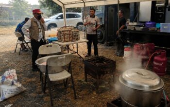 Dapur Umum Jadi Penopang Relawan Karhutla Kobar
