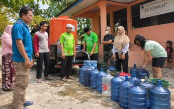 Kemarau Panjang, Warga Kapuas Bergantung pada Air Galonan