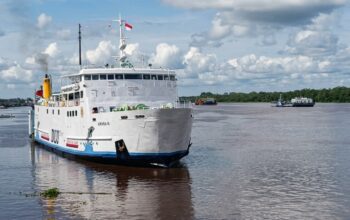 Kapal Besar Masih Menunggu Pasang, Seberapa Serius Pendangkalan Sungai Mentaya?
