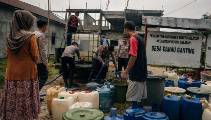 Krisis Air Bersih di Danau Ganting, Warga Bergantung pada Pasokan Bantuan
